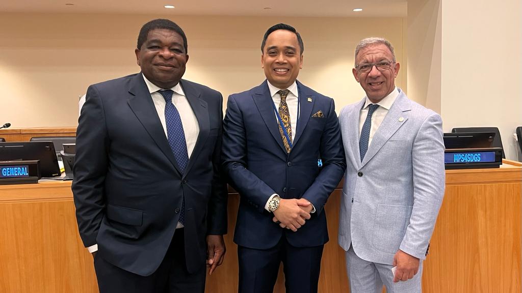 Putu Supadma Rudana, Ketua Delegasi Parlemen Indonesia di HLPF UN New York bersama Presiden IPU Duarte Pacheco dan Sekjen IPU Martin Chungon