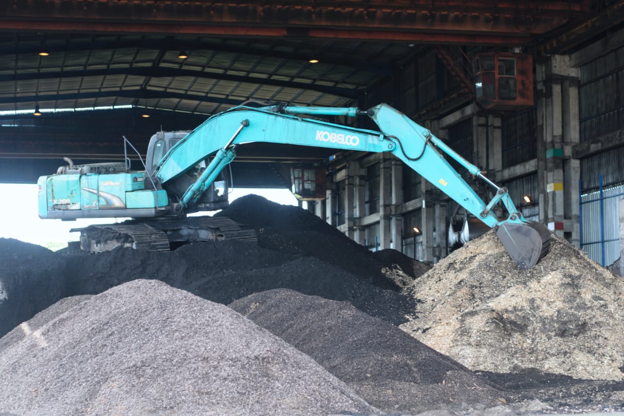 PT PLN (Persero) berhasil melakukan implementasi co-firing di PLTU Air Anyir di Pulau Bangka, Provinsi Kepulauan Bangka.