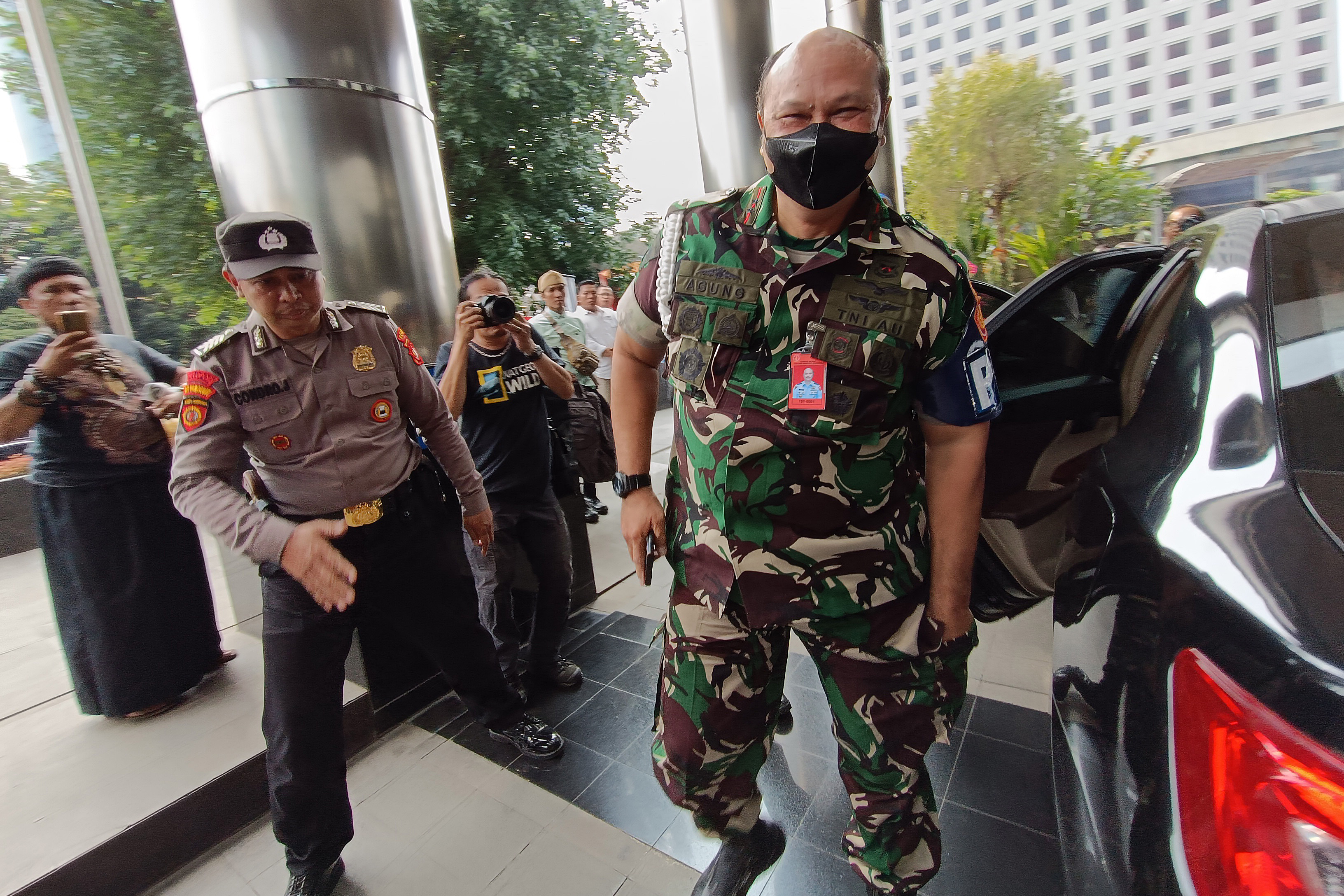 Komandan Pusat Polisi Militer (Puspom) TNI Marsekal Muda Agung Handoko tiba di Gedung Komisi Pemberantasan Korupsi (KPK), Rasuna Said, Jakar