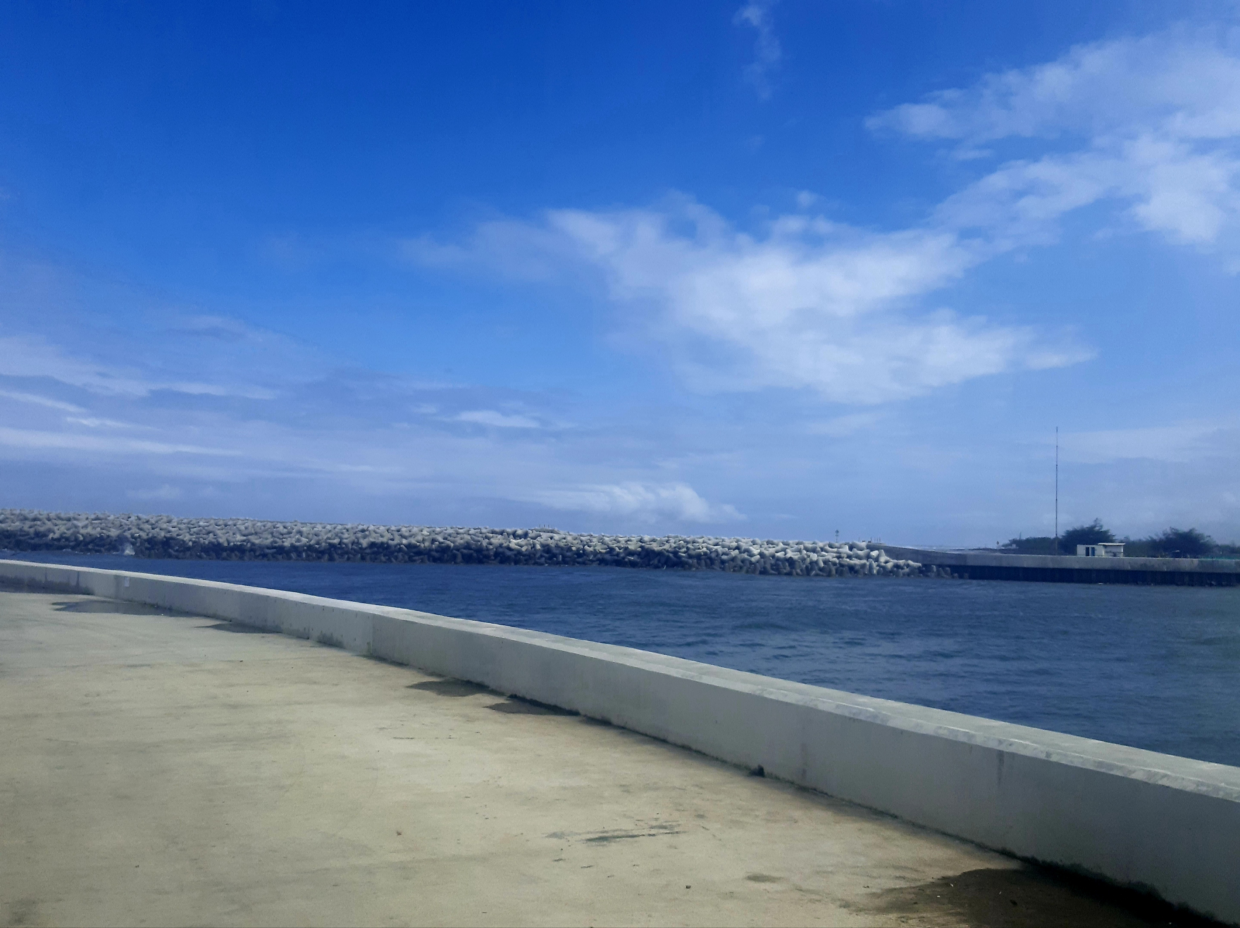 Proyek pembangunan jetty  sebagai pengendali banjir Yogyakarta Internasional Airport (YIA) ditargetkan selesai akhir tahun 2023.