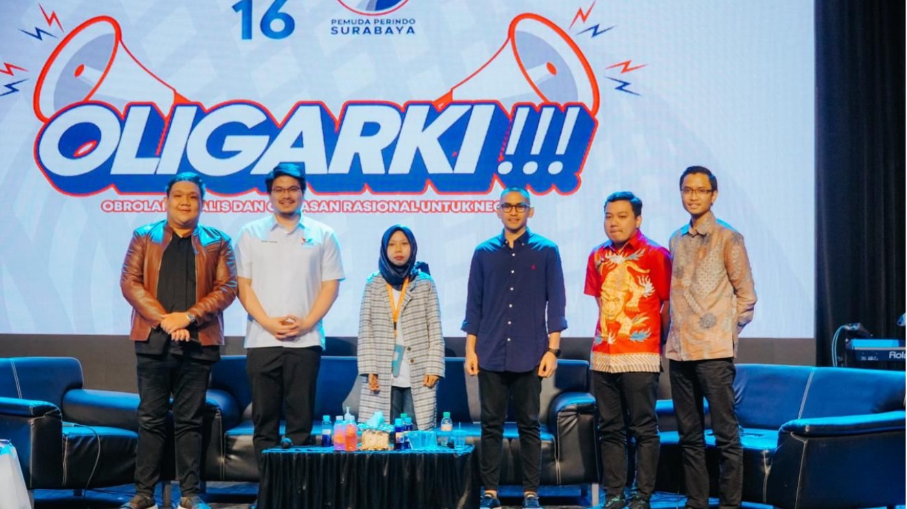 Diskusi publik bertajuk “Bisnis Politik Atau Politik Bisnis” yang digelar oleh Pemuda Perindo di Surabaya, Jumat (14/7). 