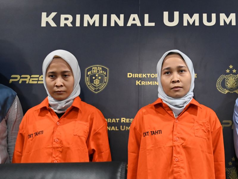 Tersangka penipuan iPhone dan penggelapan mobil rental Rihana-Rihani