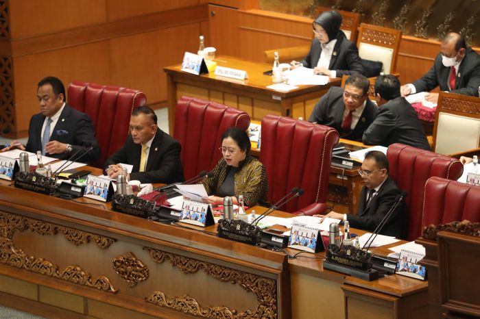 DPR Masih Berlakukan Kehadiran Fisik dan Daring