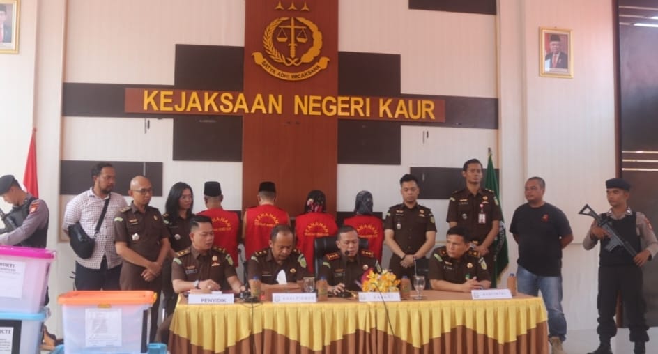 Konferensi pers penetapan empat ASN di Kabupaten Kaur tersangka korupsi dana BOK Dinas Kesehatan TA 2022 