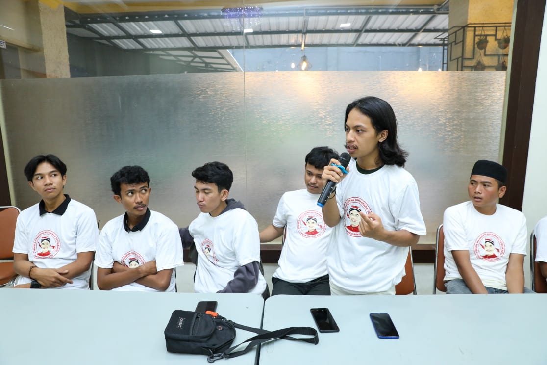 Pelatihan membuat pupuk organik cair oleh PMN Sulsel