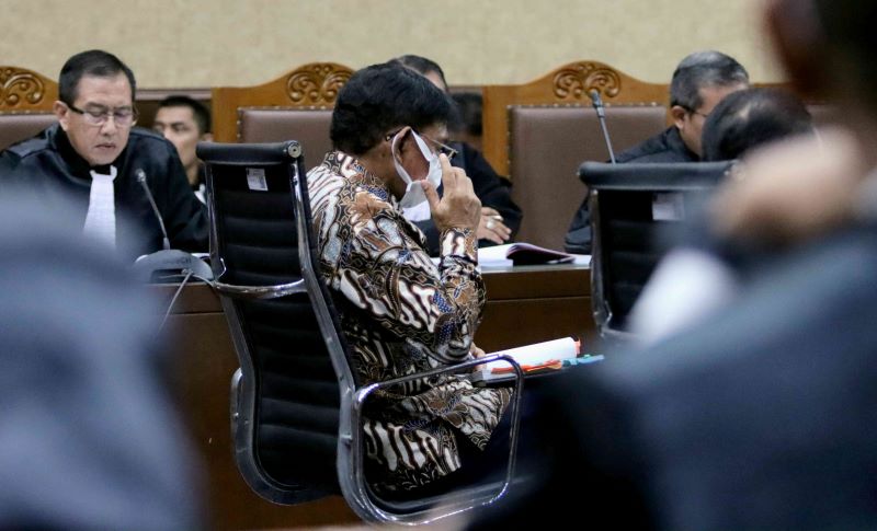 Johnny G Plate di sidang perdana kasus dugaan korupsi menara BTS.