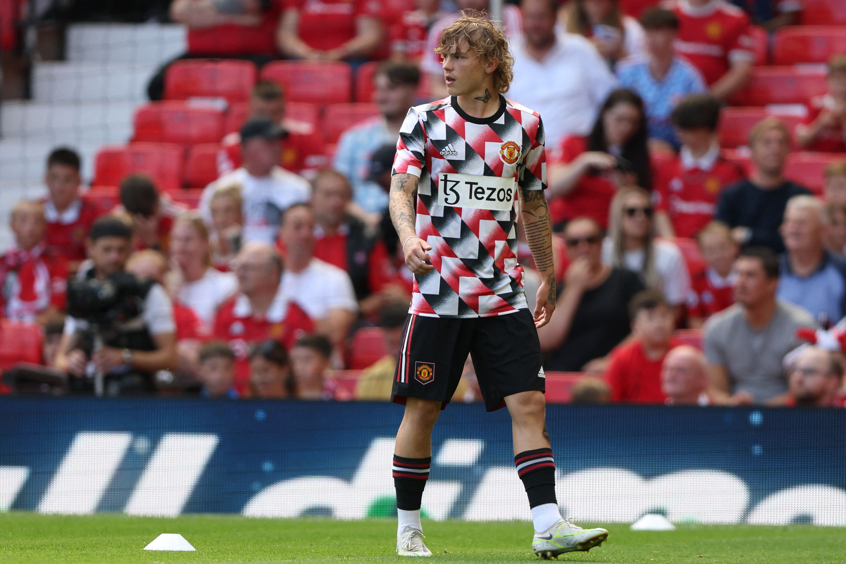 Isak Hansen-Aaroen berasal dari Norwegia.