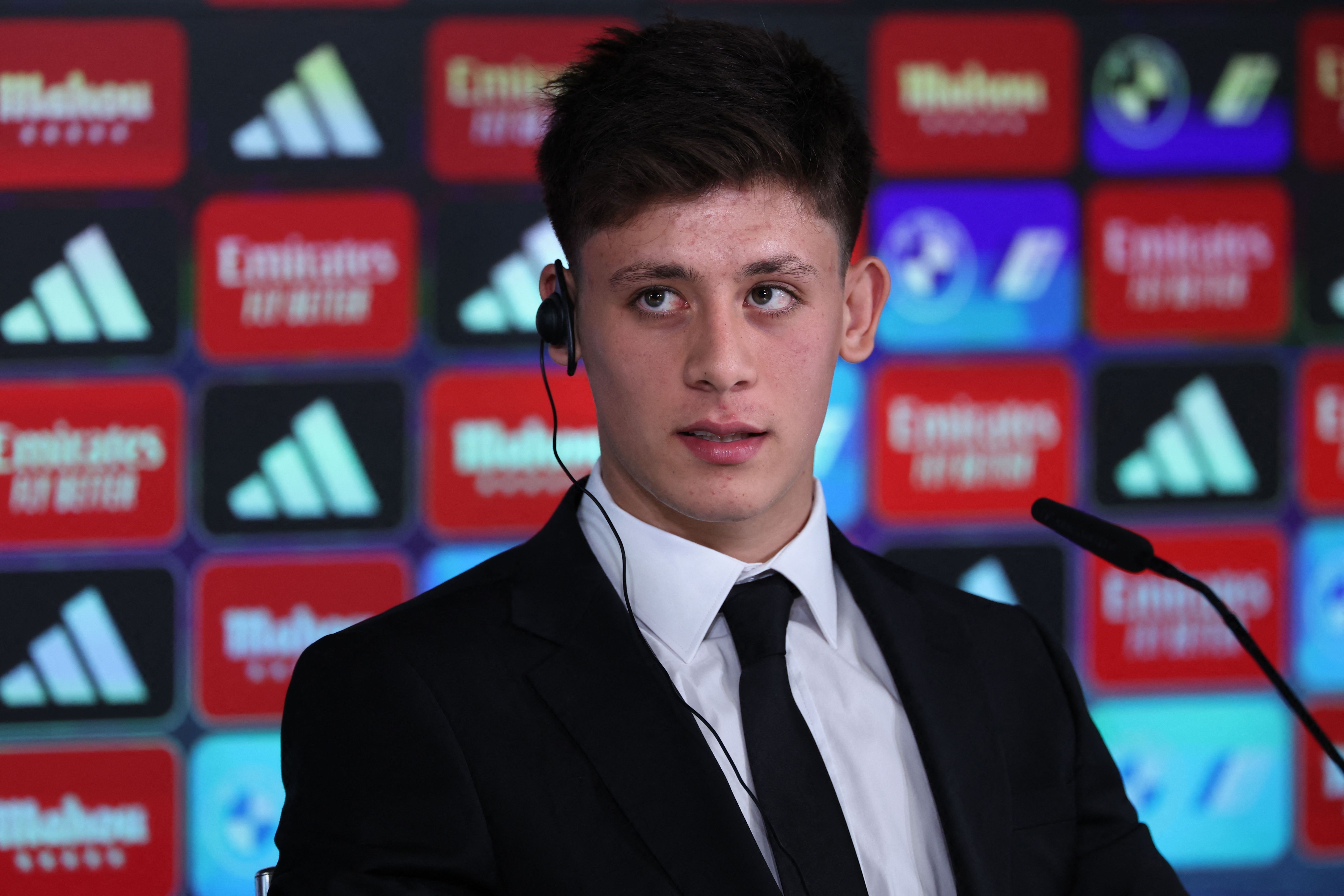 Arda Guler saat konferensi pers di Madrid, Spanyol, Jumat (7/7).