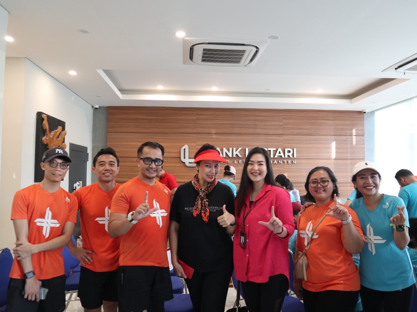 Bank Lestari Jakarta (BPR) bersama Bank Lestari Banten (BPR) dan Bank Lestari Jabar (BPR) yang menggelar Lestari Sun Run Jatabek.