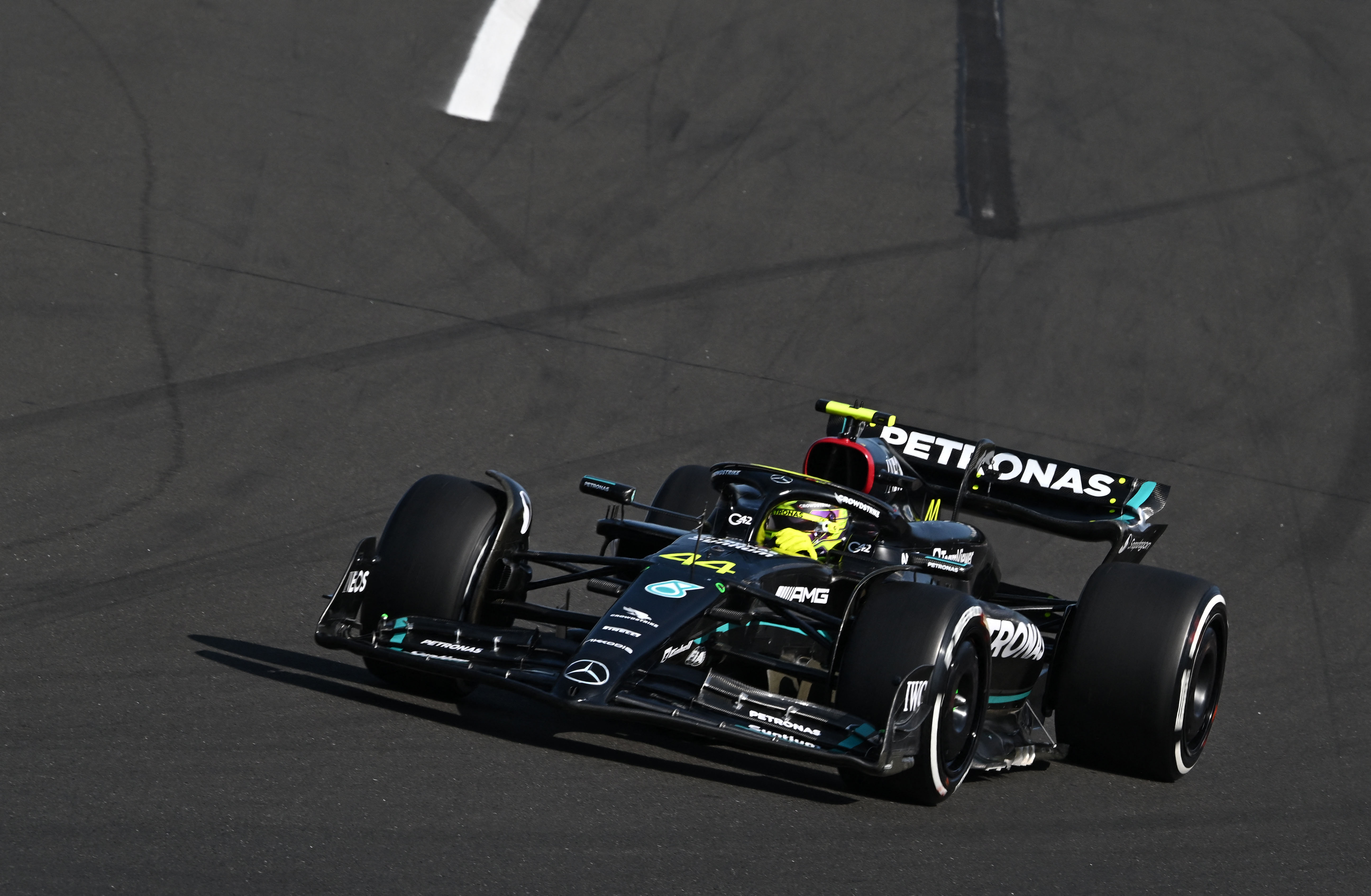 Pembalap Mercedes Lewis Hamilton