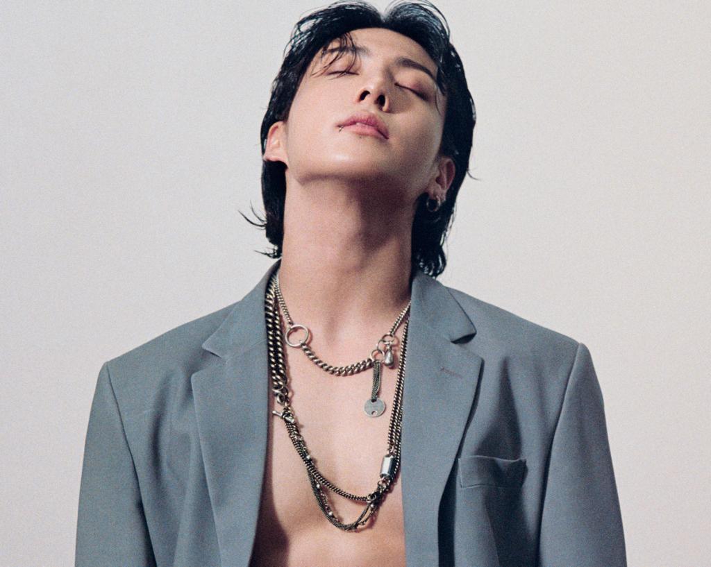 Foto konsep Jungkook BTS untuk single Seven