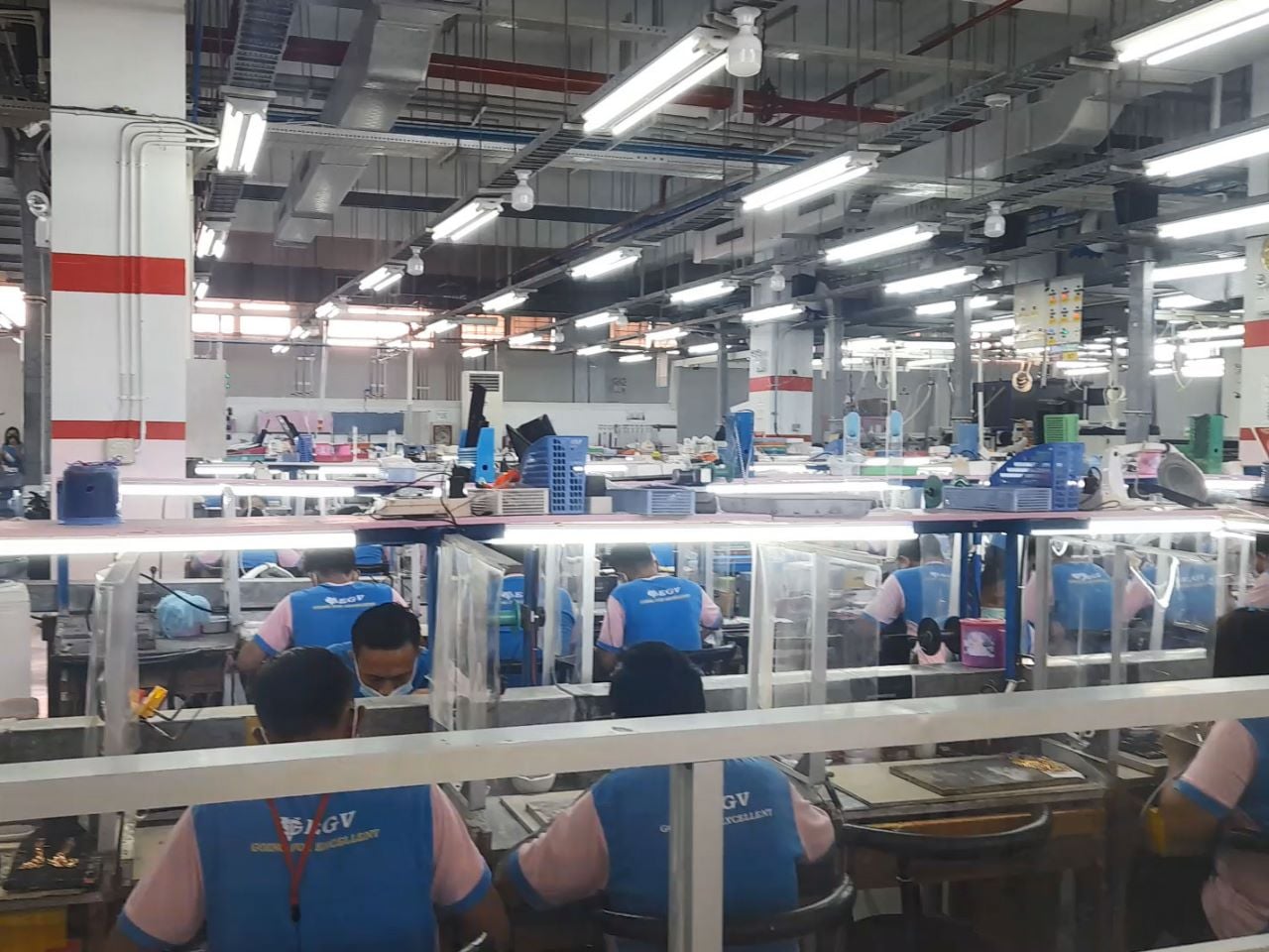 Demi menciptakan desain unik dan menarik, UBS bekerjasama dengan sejumlah SMK. Mereka berharap bisa membangun sebuah akademi desain.