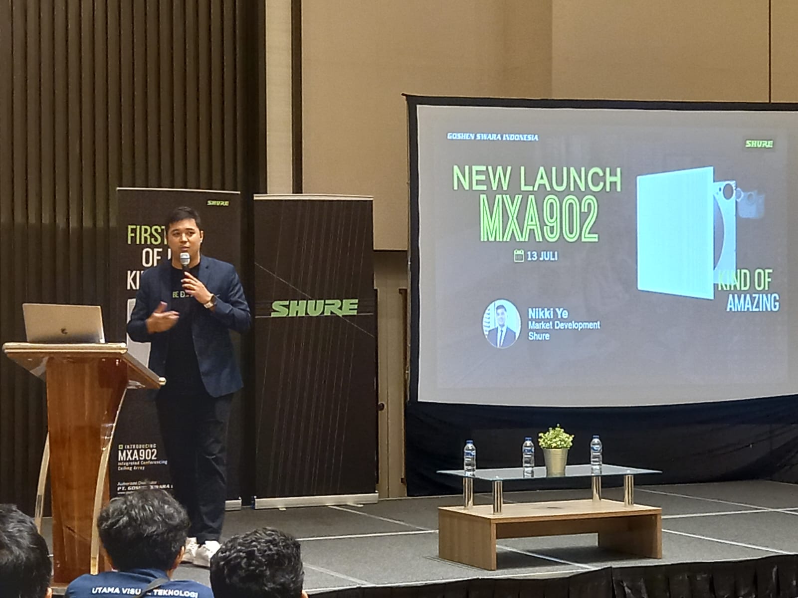 Shure meluncurkan produk teknologi mikrofon teranyarnya, Microflex Advance MXA902. 