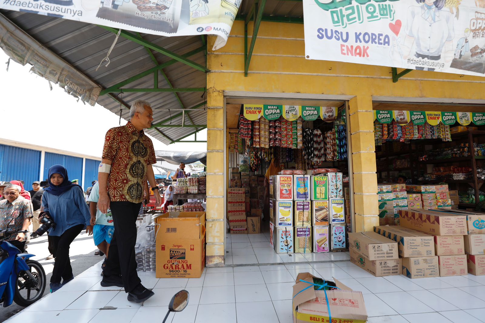 Gubernur Jateng Ganjar Pranowo mengecek revitalisasi Pasar Wonopolo di Demak