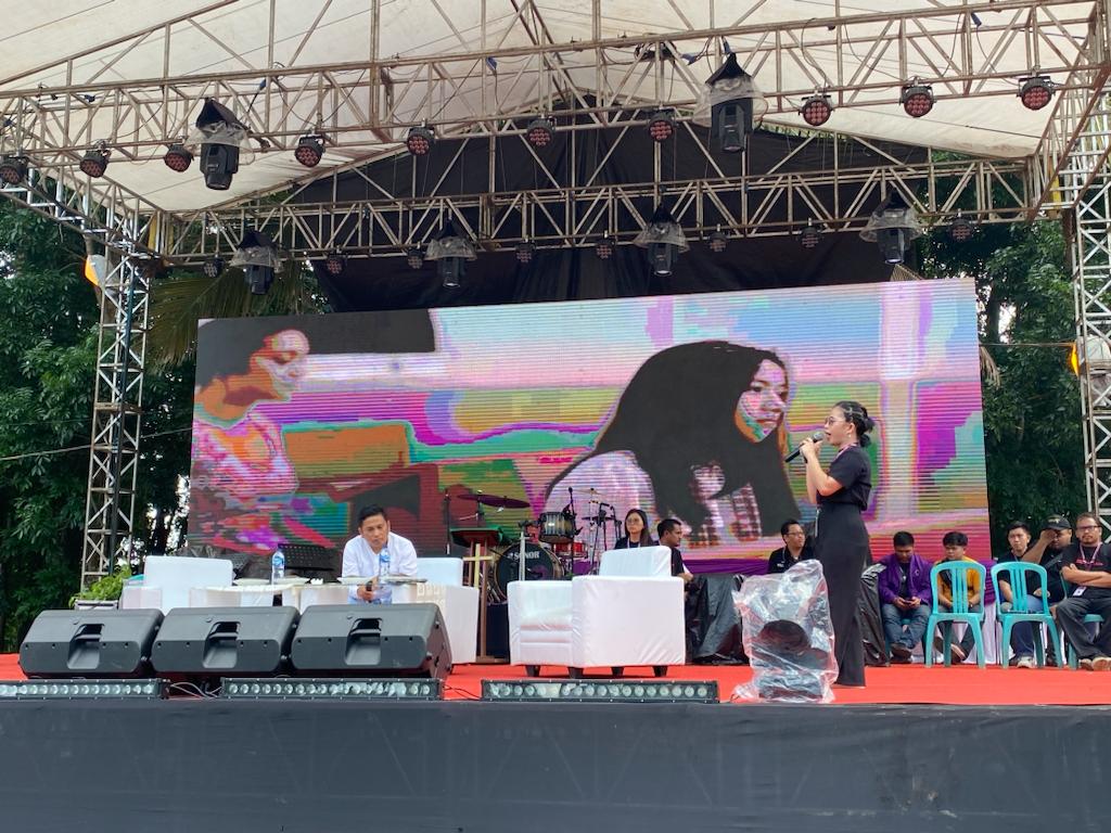 Peserta perkemahan karya pemuda Gereja Masehi Injil Minahasa (GMIM) yang mengikuti  talkshow Literasi Digital di Minahasa, Sulawesi Utara