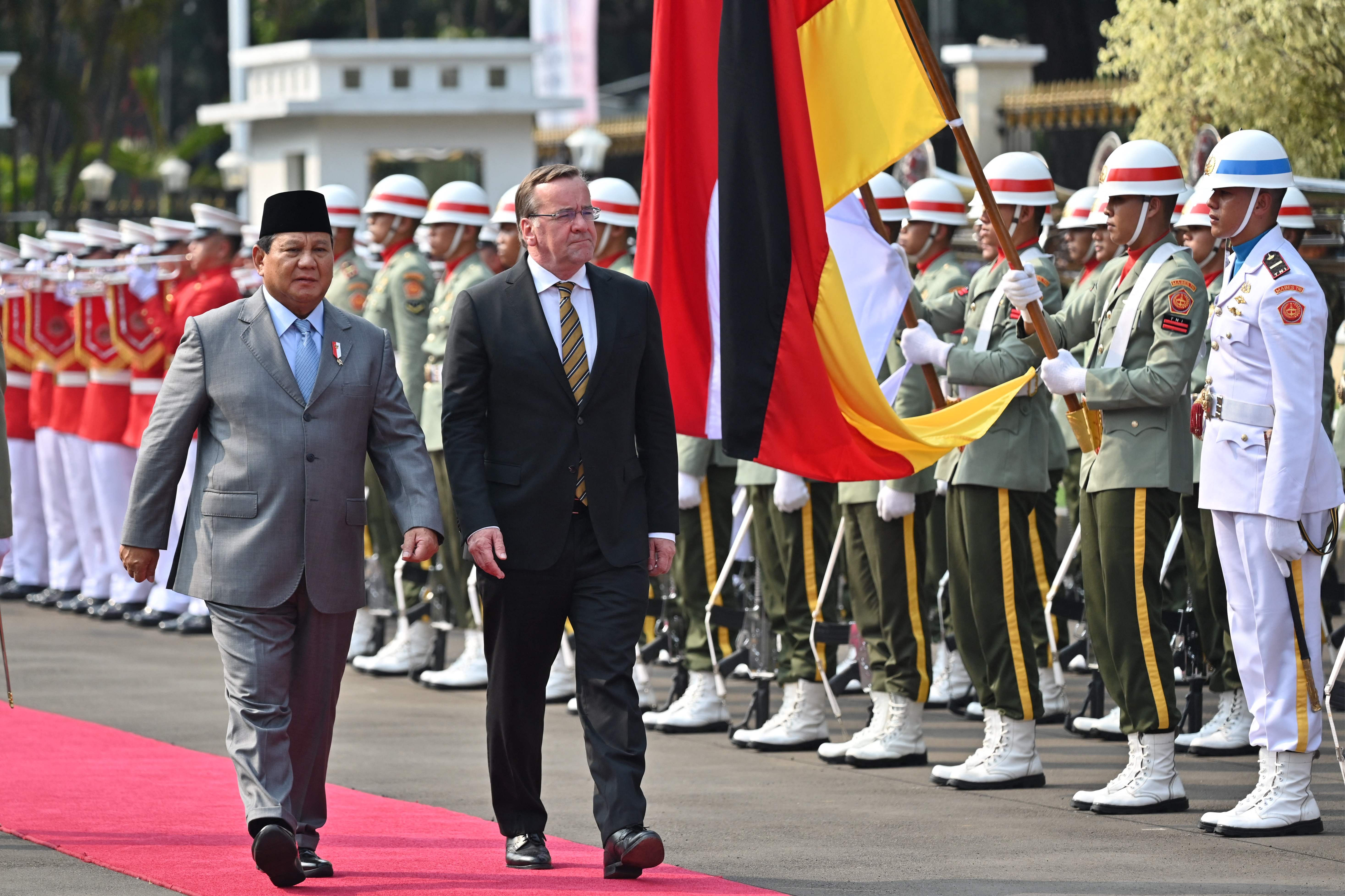 Menhan Prabowo Subianto saat menerima kunjungan Menhan Jerman Boris Pistorius