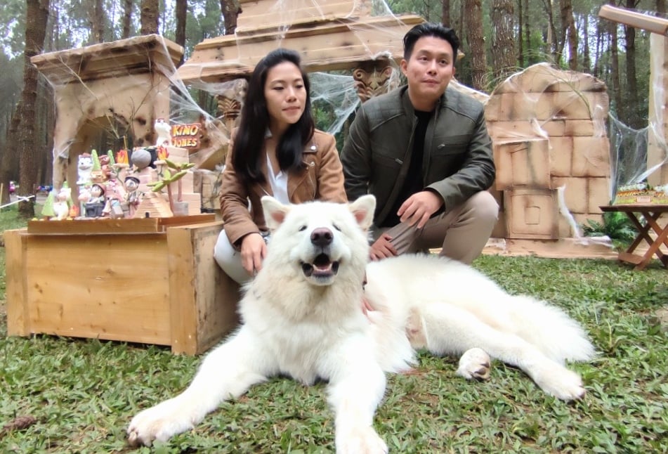 Alvin Effendy dan Rebecca Wijaya merayakan ulang tahun anjing kesayangan mereka