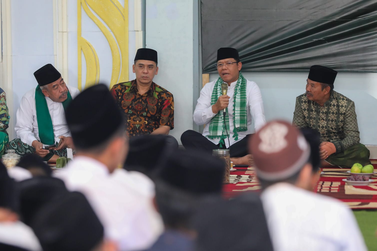 Plt Ketum PPP Muhamad Mardiono mengajak kiai, santri, dan masyarakat untuk menyukseskan Pemilu 2024.