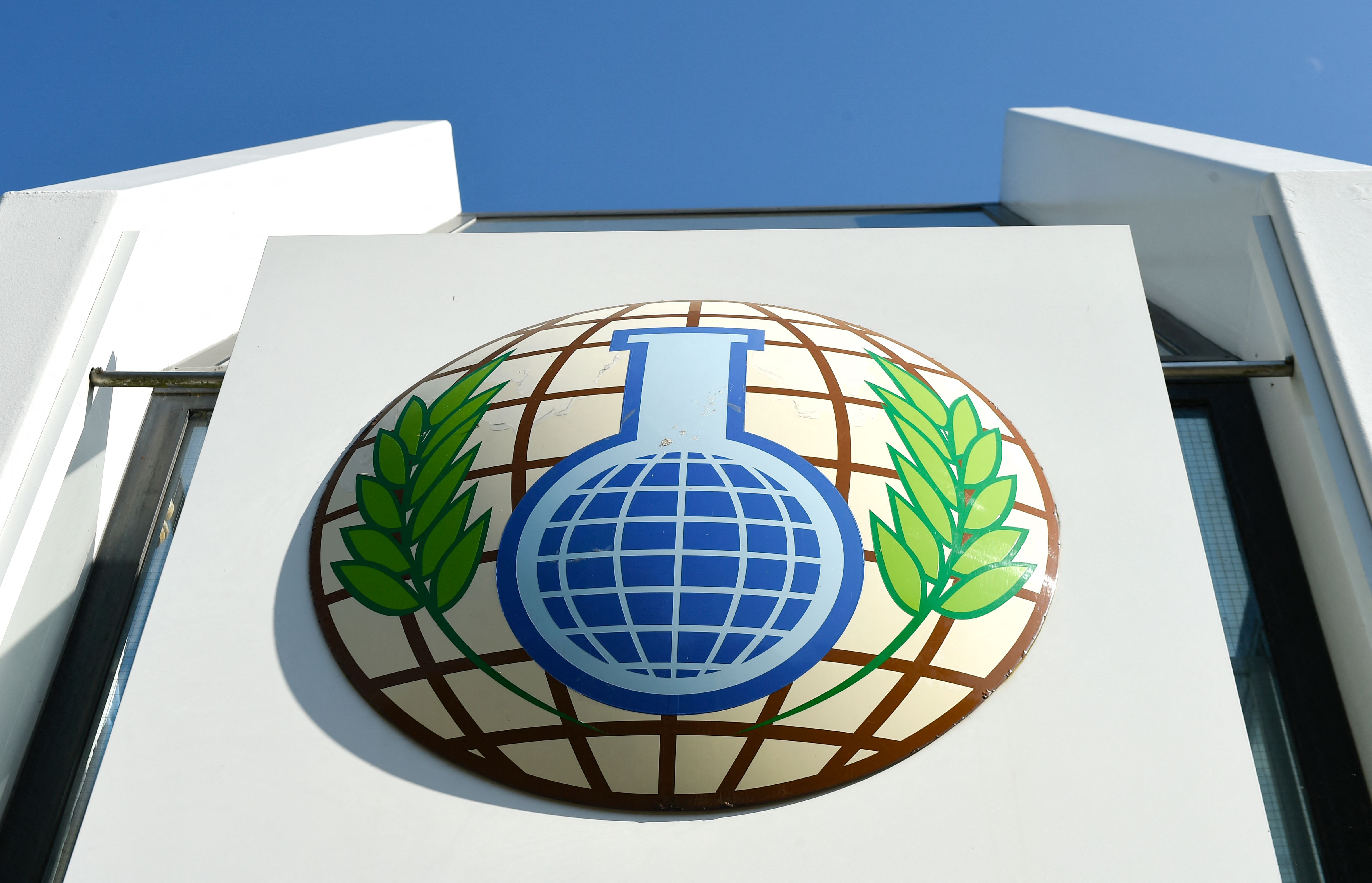 Logo Organisasi Pembatasan Senjata Kimia (OPCW) 