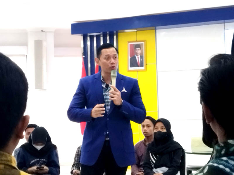 AHY Berbicara Selamatkan Demokrasi Indonesia di Fisipol UGM