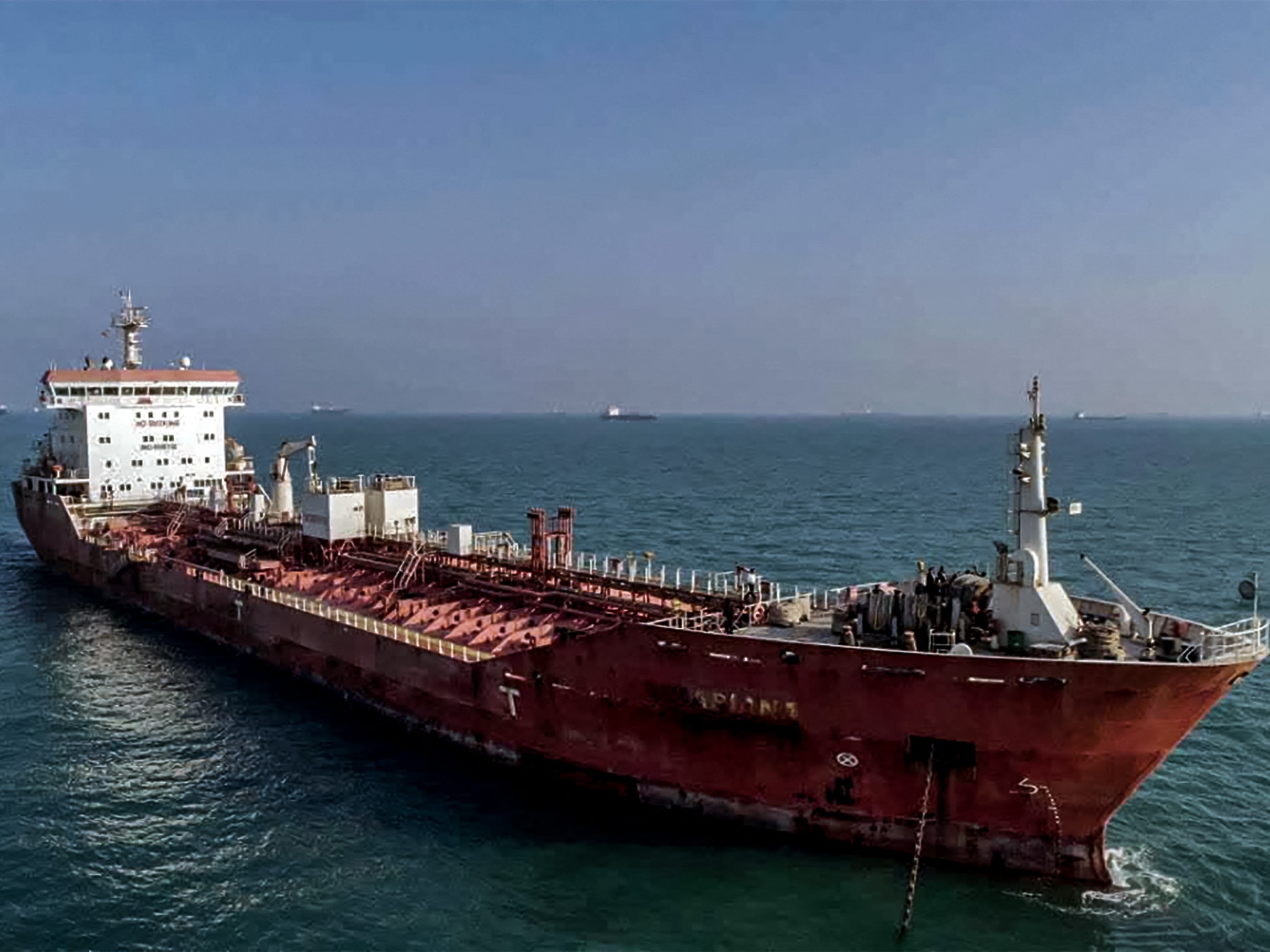 Kapal tanker minyak yang disita oleh angkatan laut Iran di pelabuhan Teluk Bandar Abbas di Iran selatan.