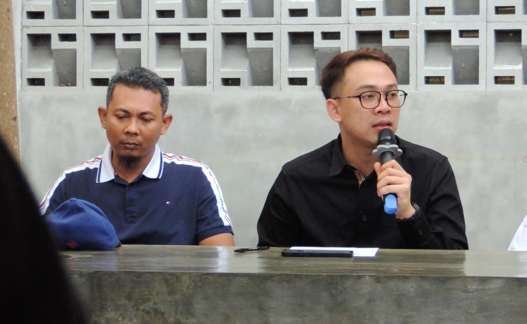 Sobri Emiga Sando menyampaikan keterangan terkait pengunduran dirinya sebagai Ketua DPC Askonas Sleman, Selasa (25/7).