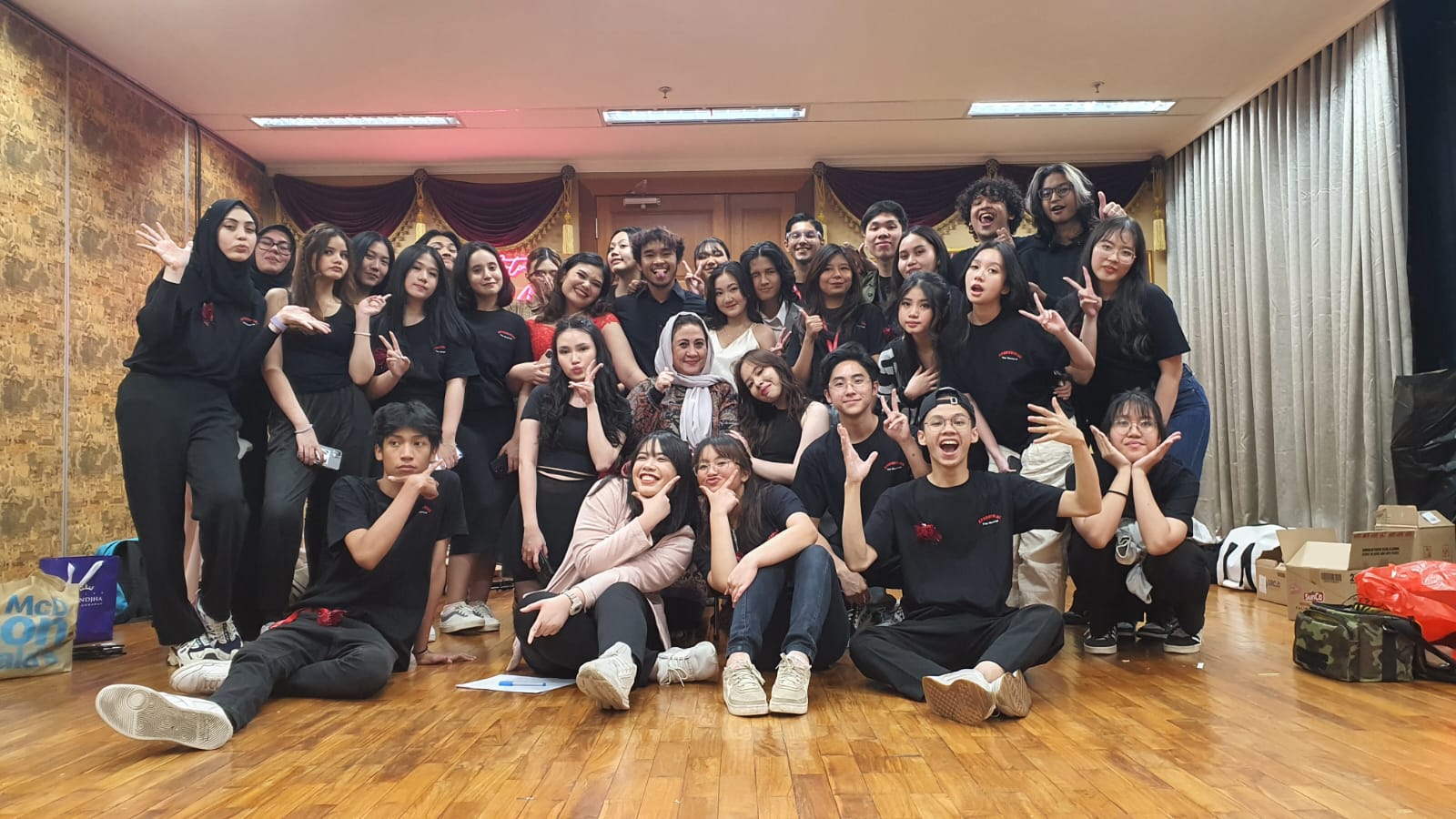 LSPR Communication and Business Institute Theater Festival ke-29 dan PAC Festival ke-18 tengah digelar di beberapa lokasi