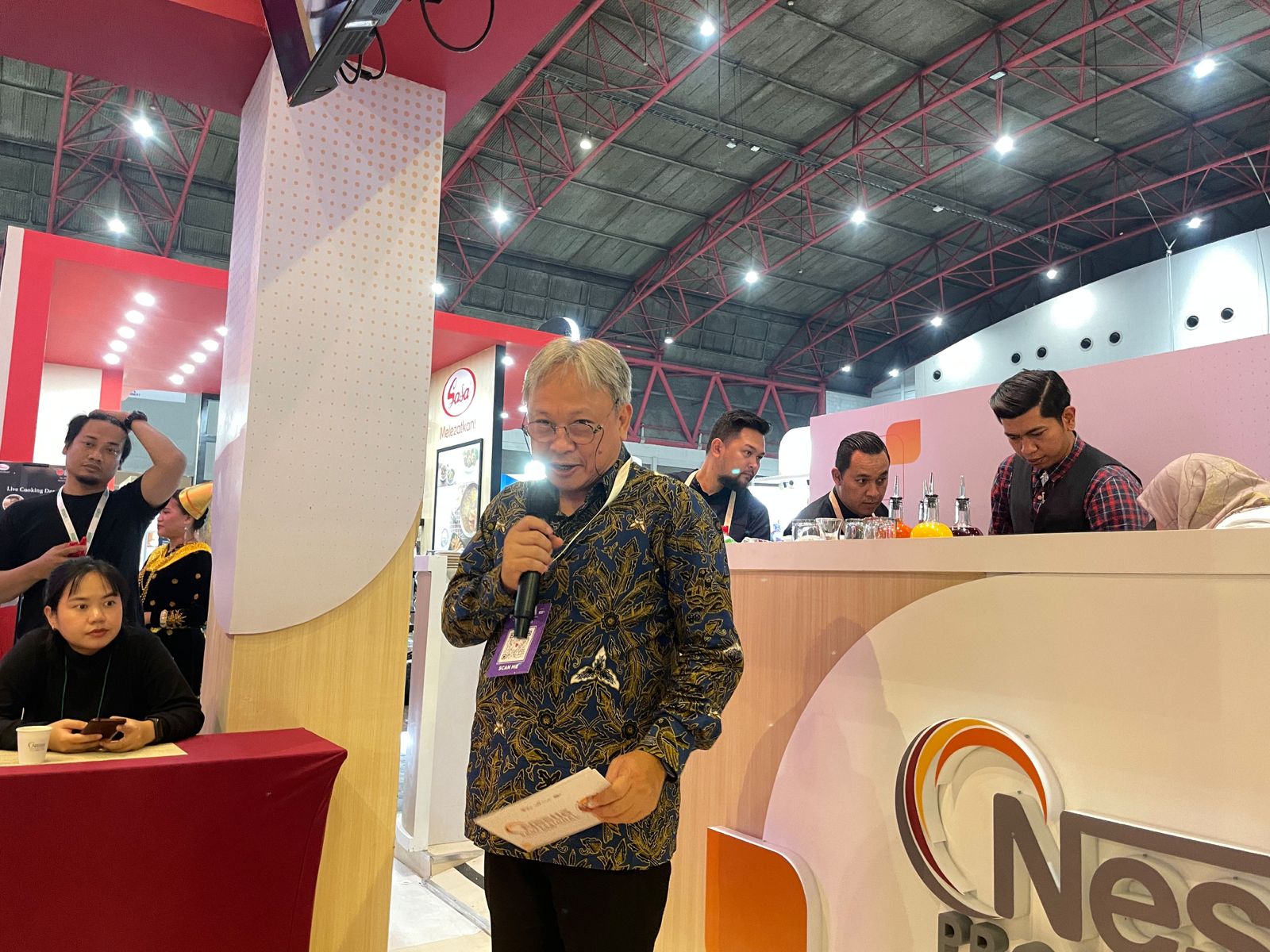 Business Manajer Nestle Professional, Muhammad Machfud saat Menyampaikan Paparan konsep “360° Total Solution