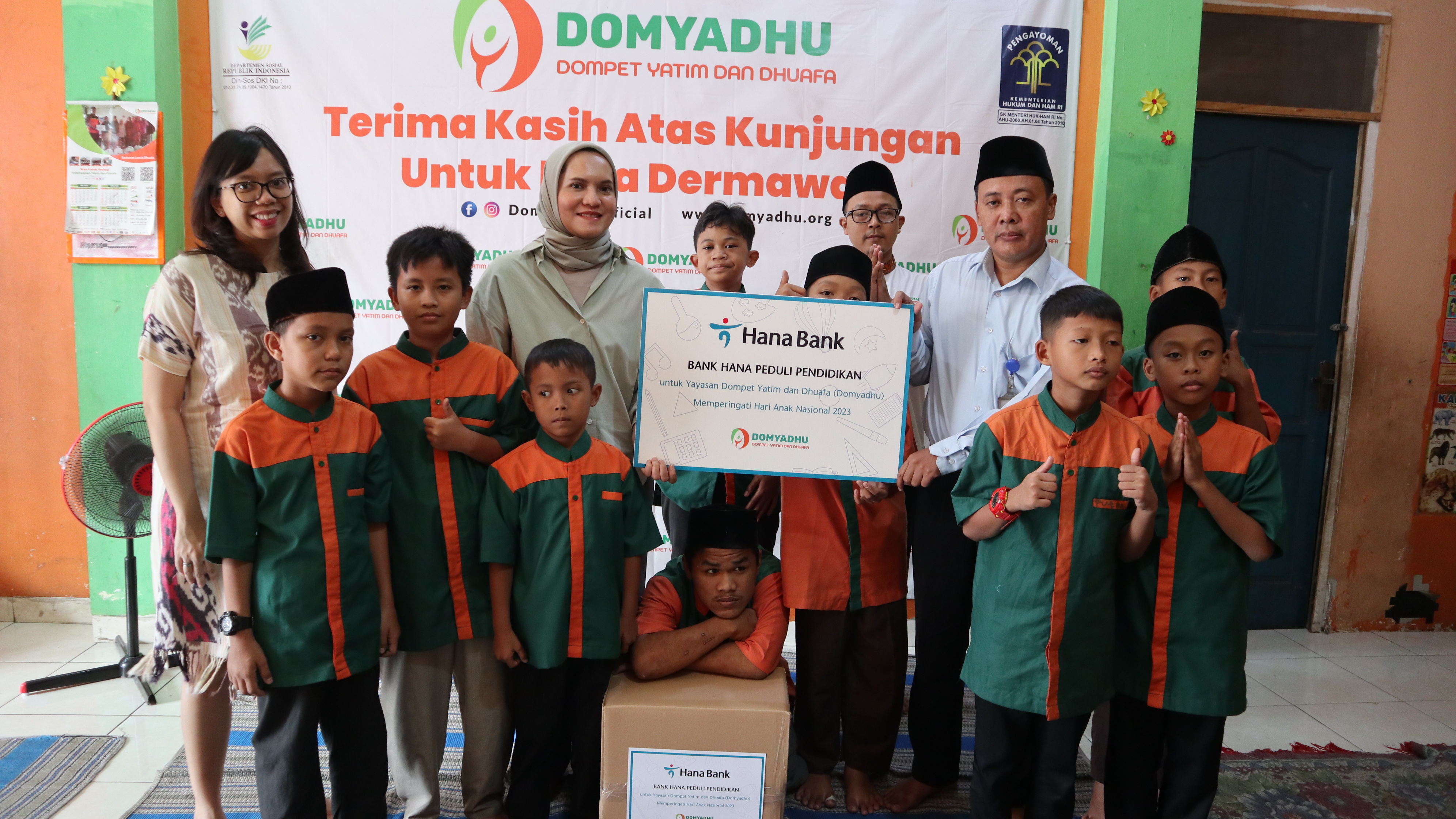 Bank Hana Sampaikan Donasi Pada Hari Anak Nasional 2023