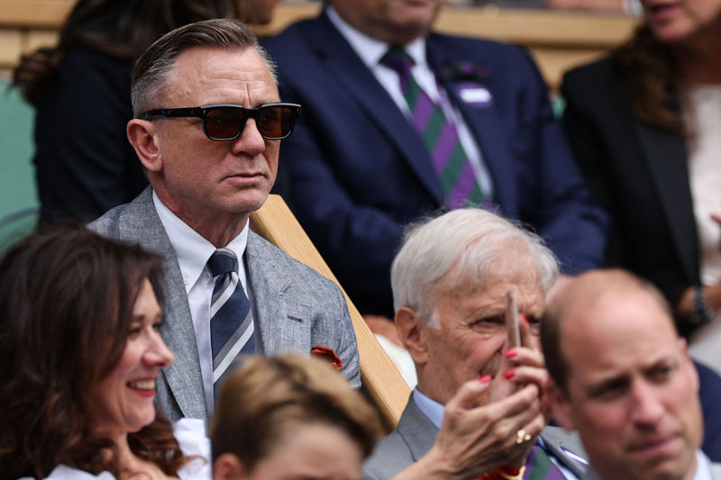 Daniel Craig, Brad Pitt, Ariana Grande, dan sederetan selebriti Hollywood tampak menyaksikan laga seru Carlos Alcaraz melawan Novak Djokovic