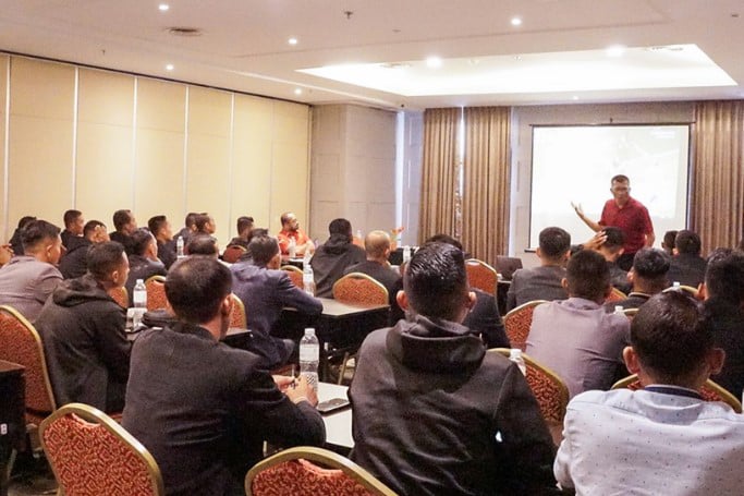 VAR Education yang diikuti oleh 42 wasit Indonesia di Jakarta.