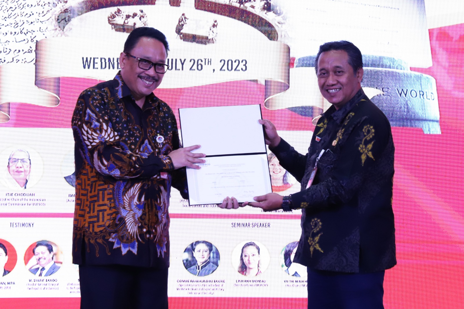 Perpusnas Terima Sertifikat Naskah Hikayat Aceh Sebagai Ingatan Kolektif Dunia