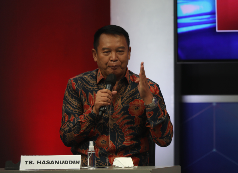 Komisi I DPR menilai kasus yang menjerat prajurit TNI aktif harus diserahkan ke Puspom TNI.