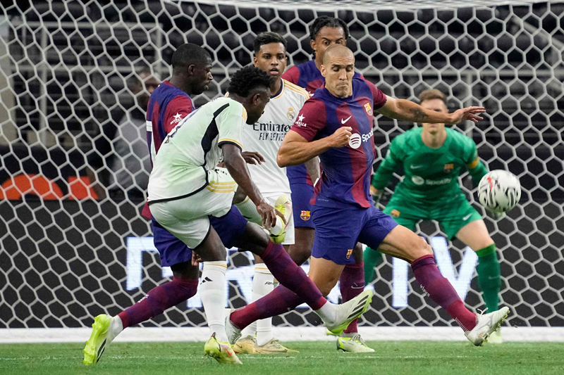 Kekalahan Real Madrid atas Barcelona menjadi alarm bagi pelatih Carlo Ancelotti. Pasalnya banyak peluang yang gagal dieksekusi.