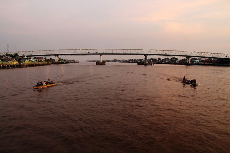 Sungai Kapuas menjadi sungai terpanjang di Indonesia. 