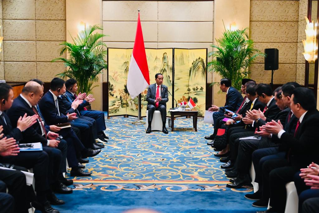 Jokowi Ajak Sejumlah Pengusaha Tiongkok Investasi Kendaraan Listrik di RI
