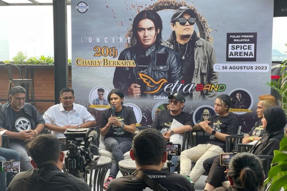 Konferensi pers konser 20 tahun berkarya Charly Van Houten.