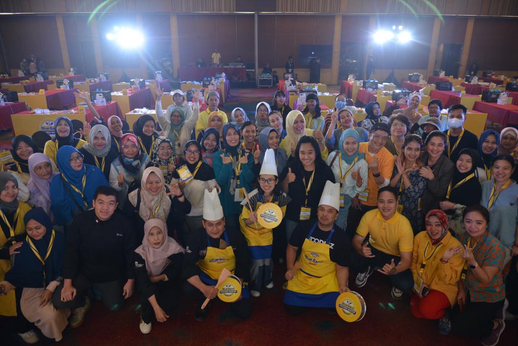 Para pelaku UMKM bidang bakery dan pastry yang mengikuti kompetisi BlueBand Kitchen Master.