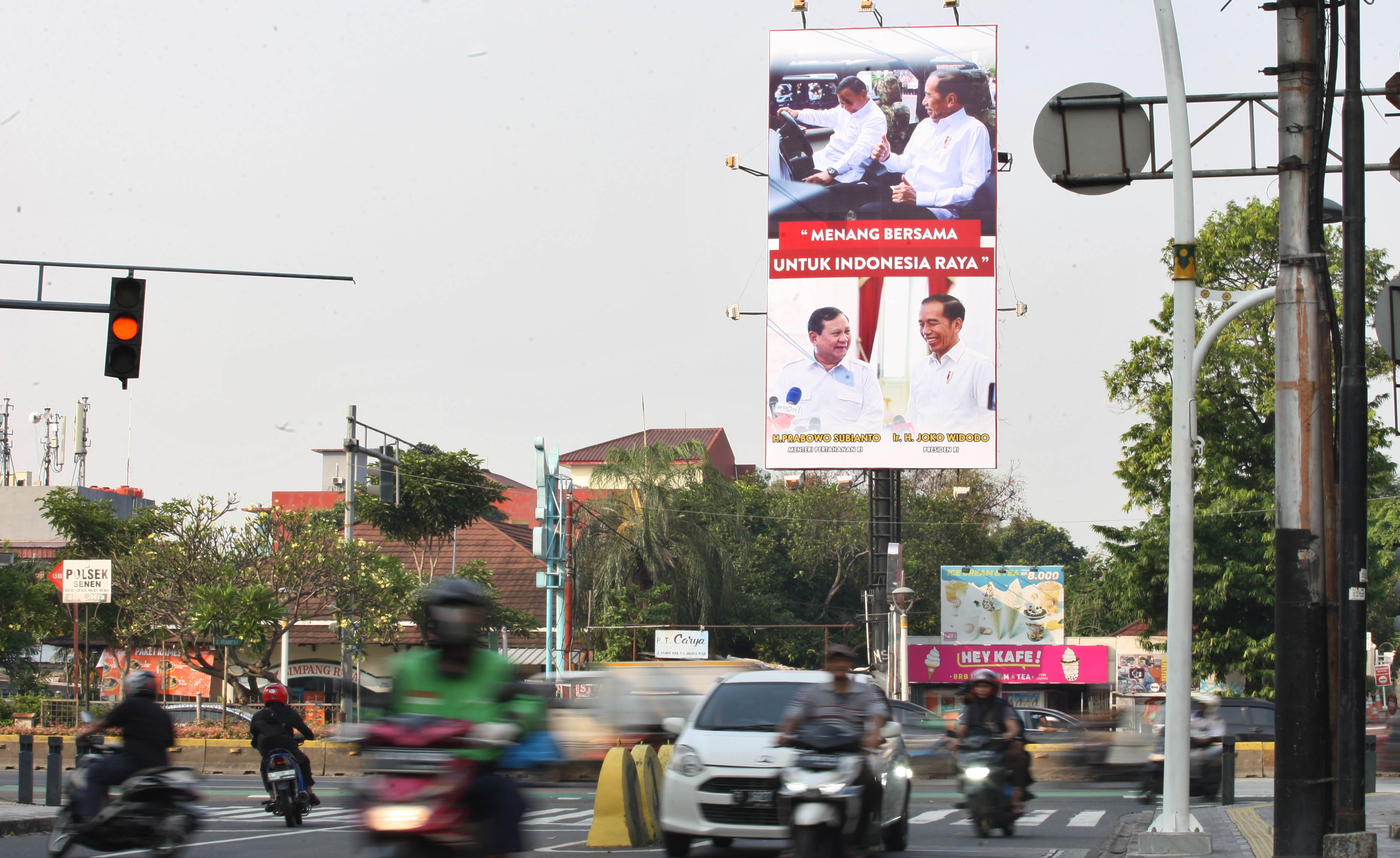 Jokowi tak Permasalahkan Reklame Dirinya dengan Prabowo