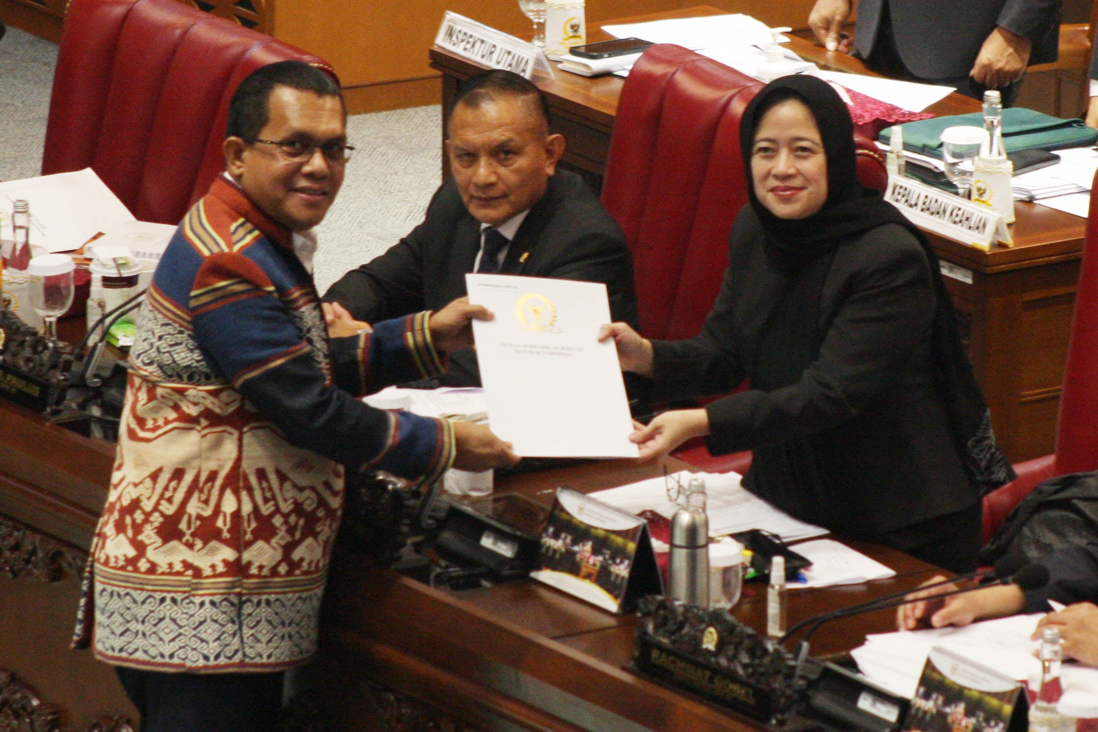 Rapat Paripurna DPR tentang pengesahan RUU Kesehatan menjadi Undang-Undang