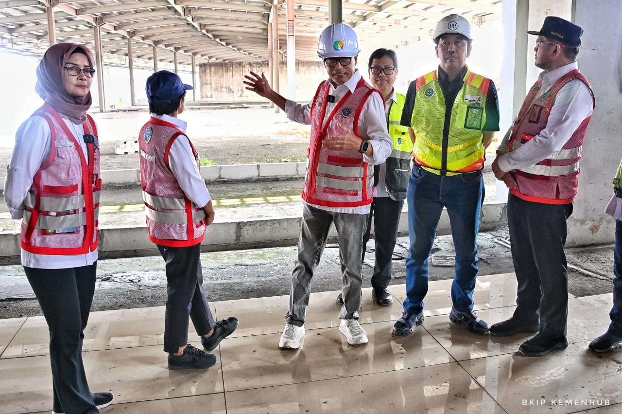 Menhub Budi Karya Sumadi meninjau proyek revitalisasi Bandara Soekarno-Hatta