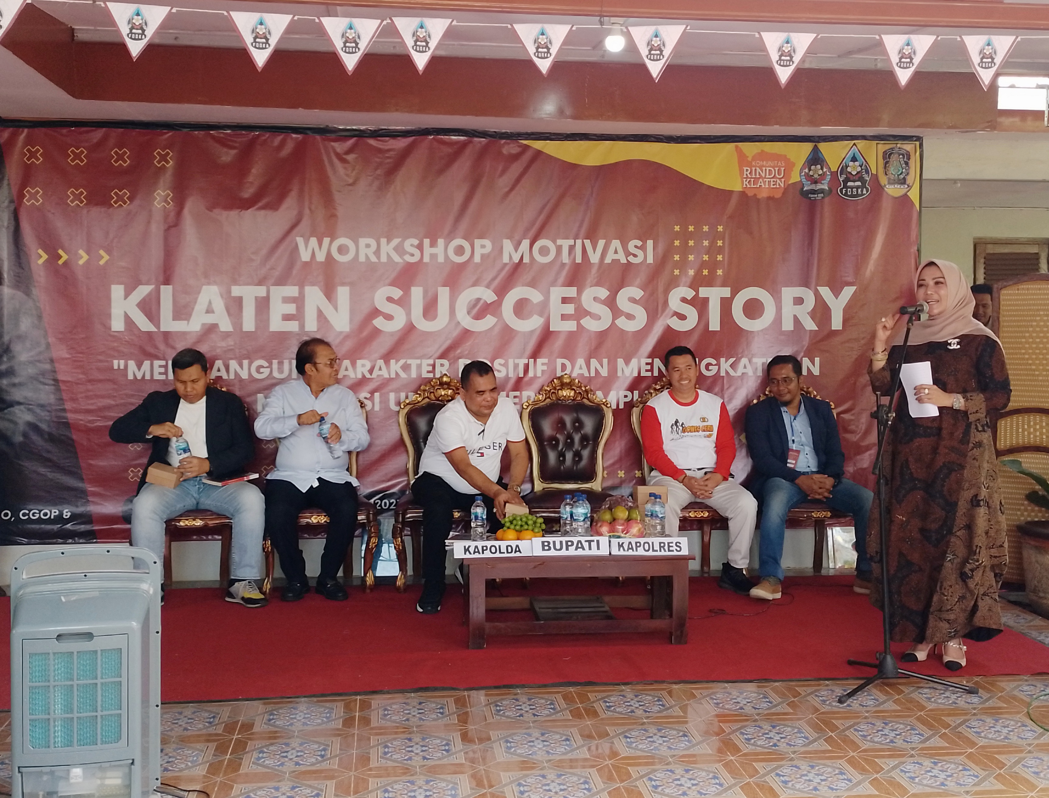  Bupati Sri Mulyani memberikan sambutan pada workshop motivasi sukses bagi pelajar SMA/SMK/MA Klaten