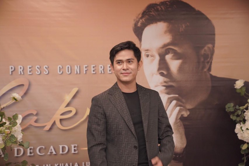 Sudah satu dekade Cakra Khan berkarir di dunia musik Indonesia.