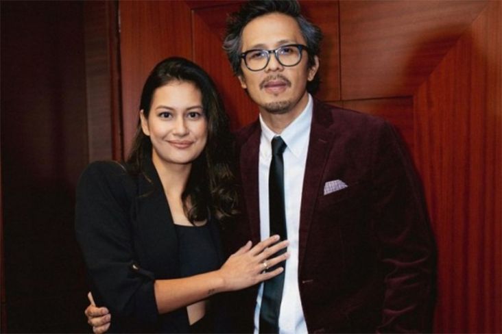 Aktris Raihaanun dan Teddy Soeriaatmadja bercerai setelah 16 tahun menikah.