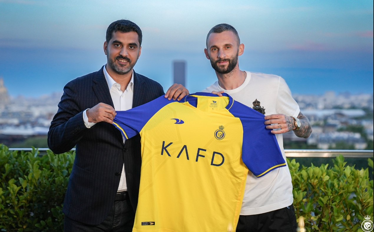 Marcelo Brozovic (kanan) kala diperkenalkan sebagai pemain Al Nassr