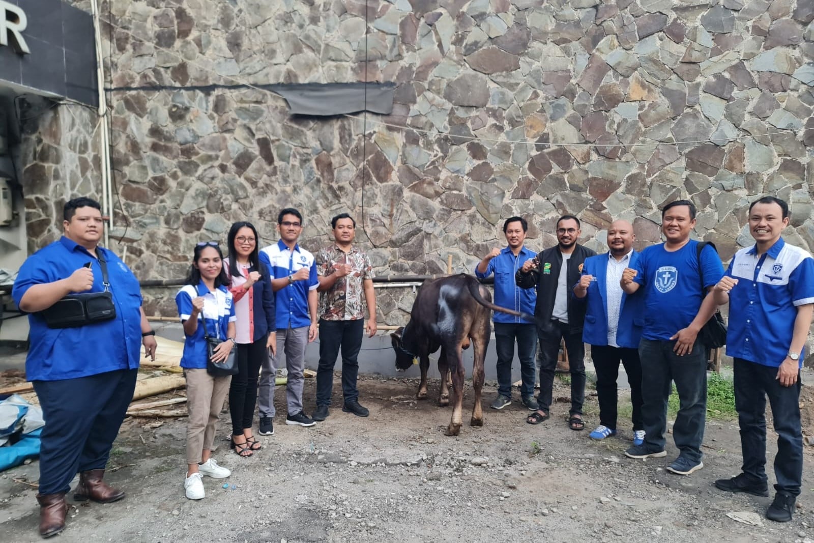 Gamki menyerahkan hewan itu kepada RPH Masjid Istiqlal untuk dapat dibagikan kepada umat dan masyarakat yang membutuhkan.