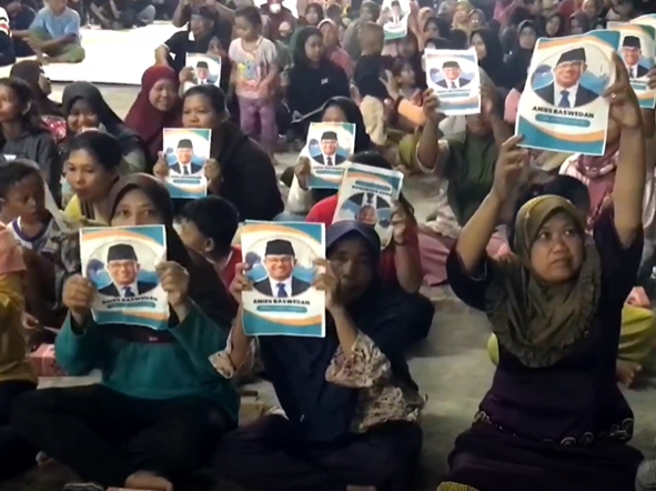 Ratusan buruh dari forum pekerja Parahiyangan Timur mendeklarasikan dukungannya kepada Bakal Calon Presiden Anies Baswedan.