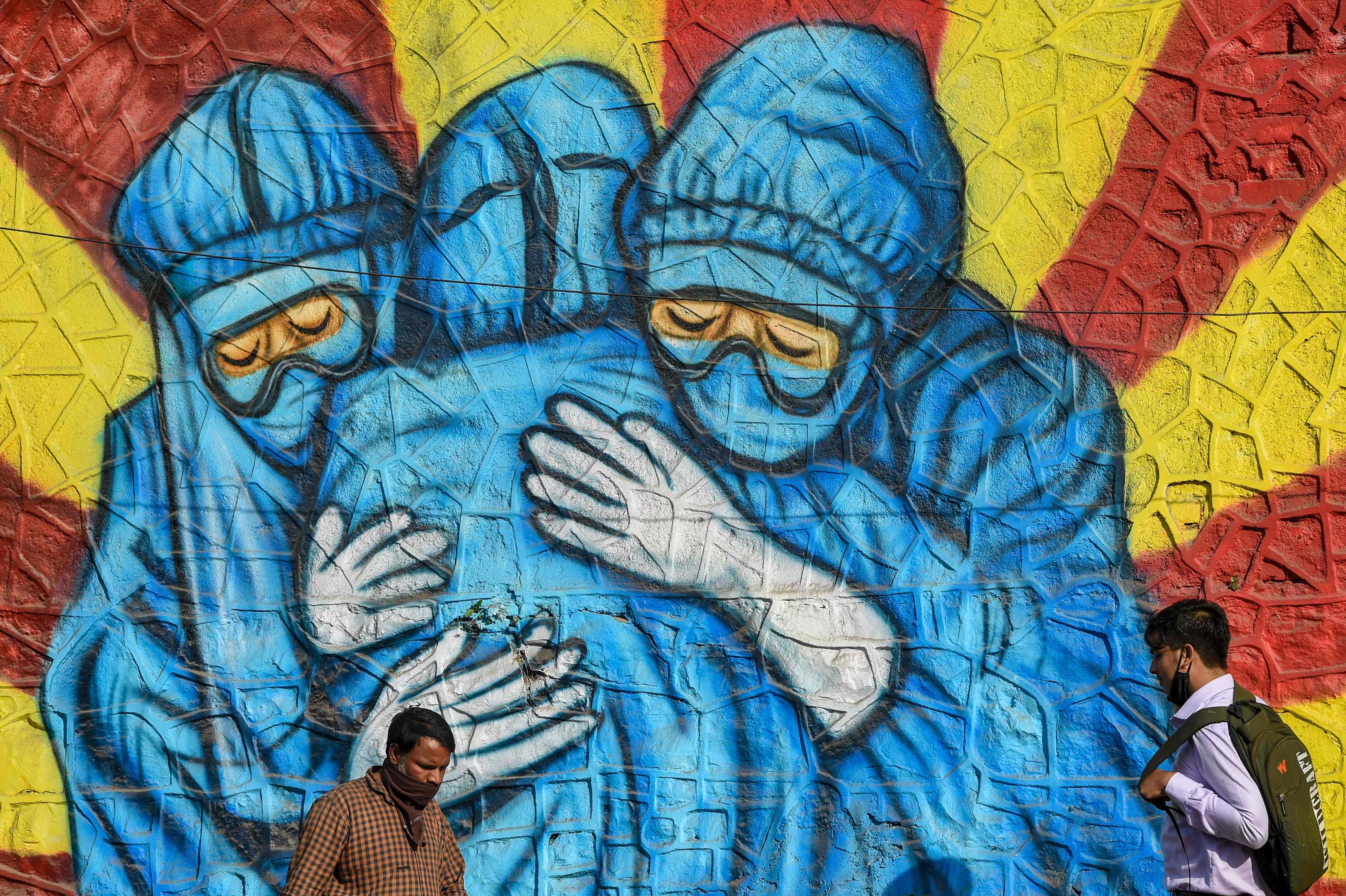 Mural tentang tenaga kesehatan.