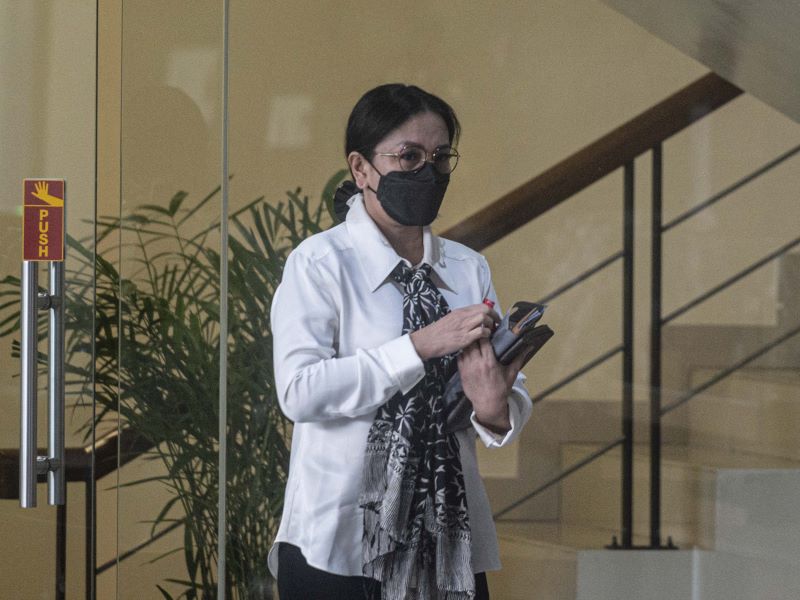 Istri mantan pejabat Ditjen Pajak Kementerian Keuangan Rafael Alun Trisambodo, Ernie Meike Torondek