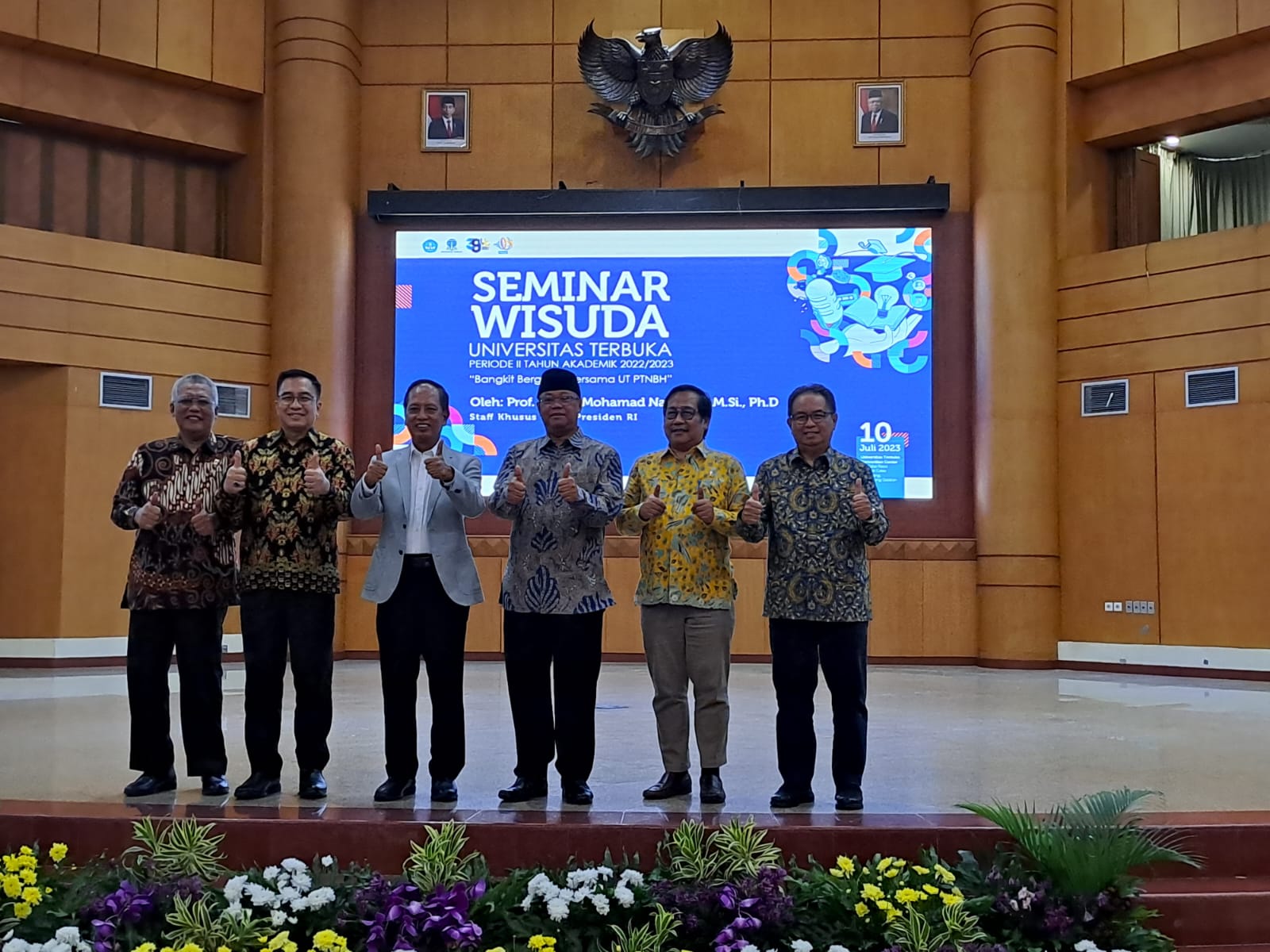 M Nasir saat menjadi pembicara utama di  seminar wisuda Universitas Terbuka (UT,) di Pondok Cabe, Tangerang Selatan